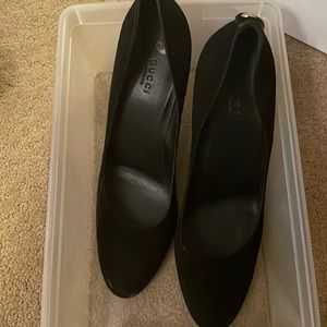 Gucci black suede stiletto pumps